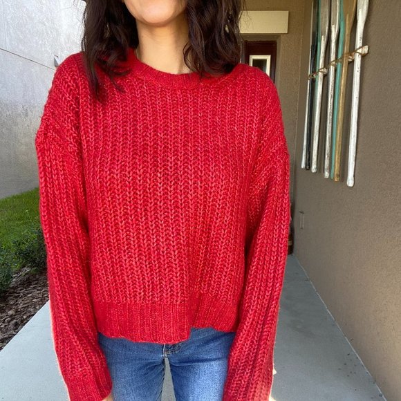 Oversized Cropped Red AE Cable Sweater - S